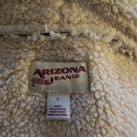 Arizona Jean Co faux leather vest with sherpa like lining - Picture 4 of 4